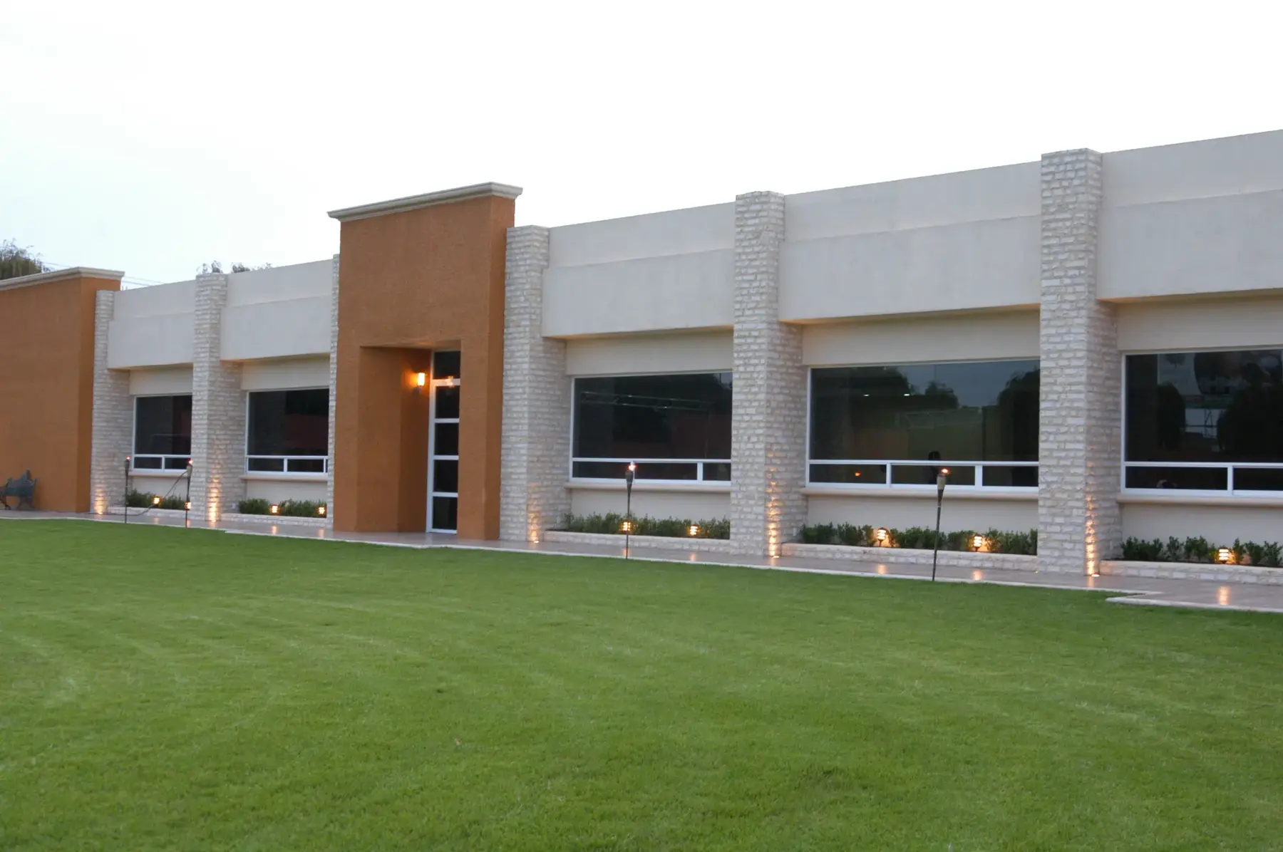 Fachada de Finca Al Pacifico en Cacalomacán, Toluca de Lerdo
